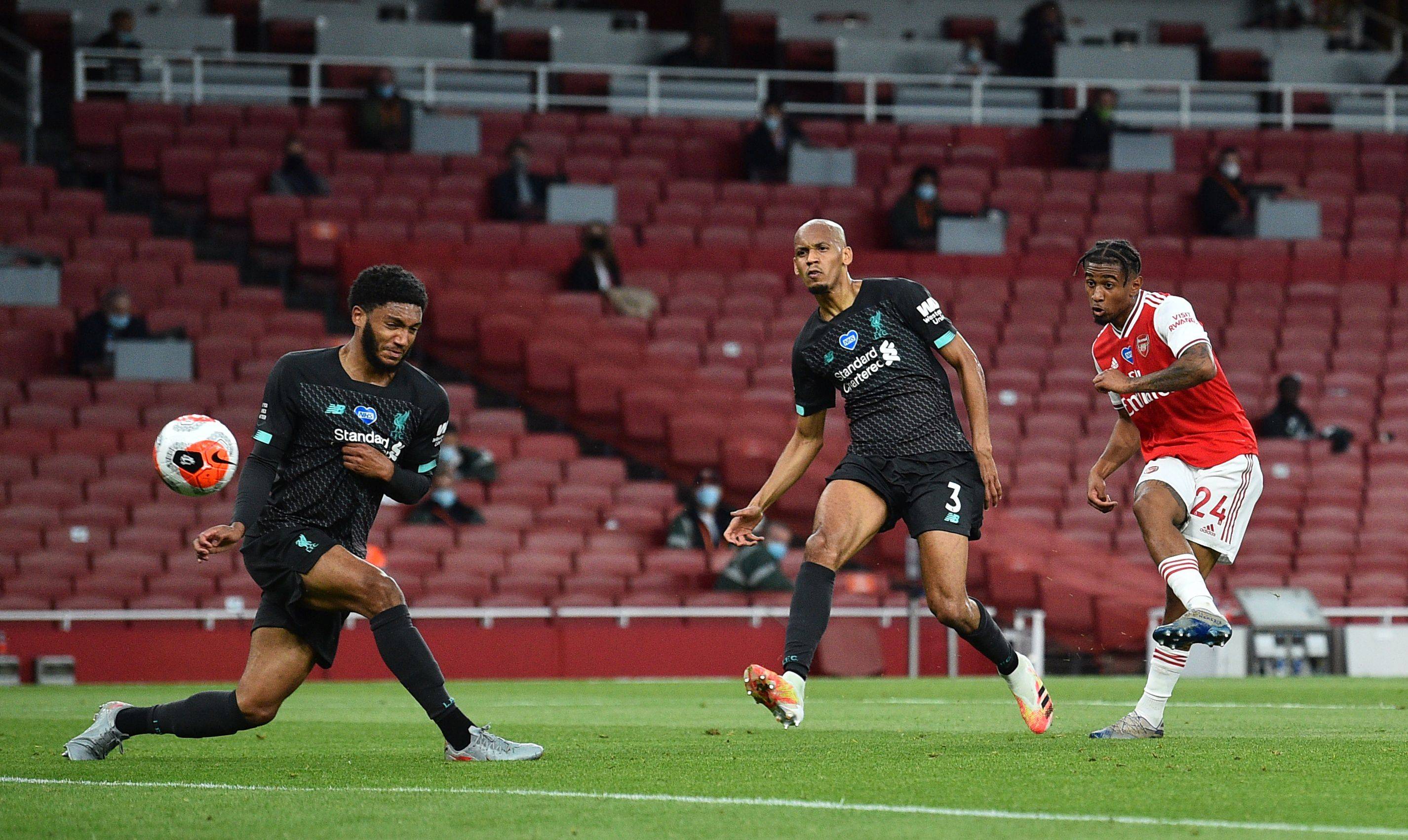 交媒体上发 交媒体上发